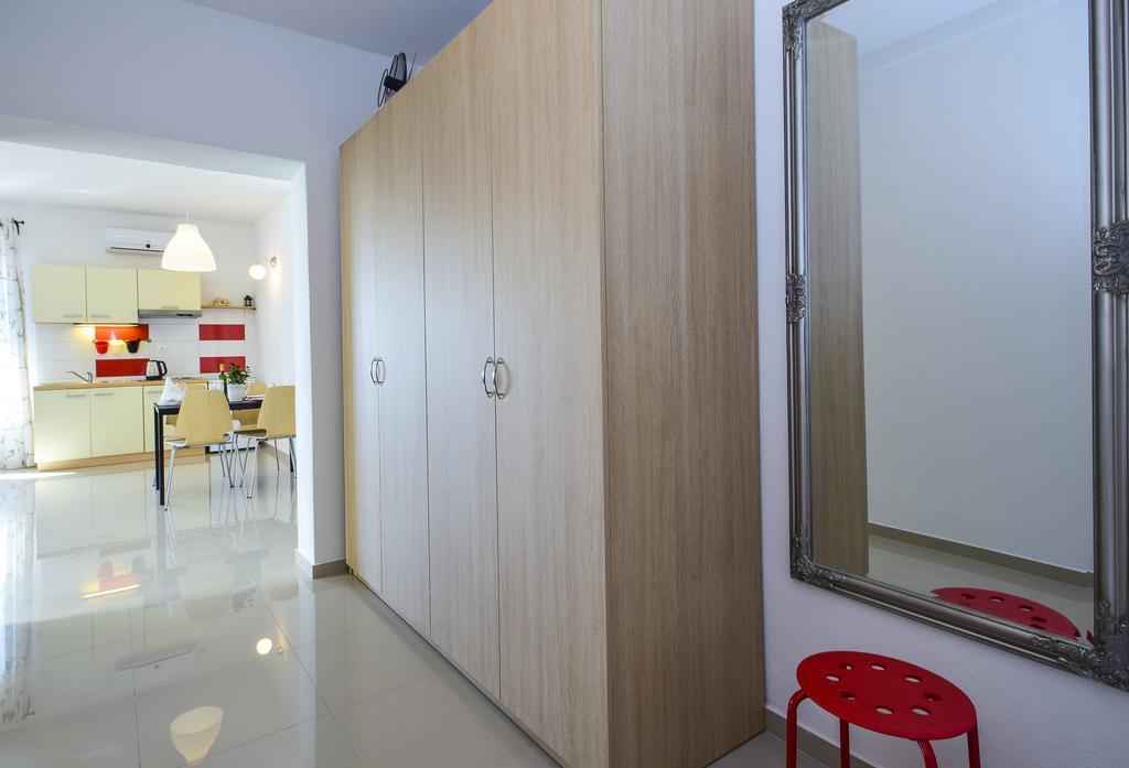 Amadrian Apartments Шибеник Экстерьер фото