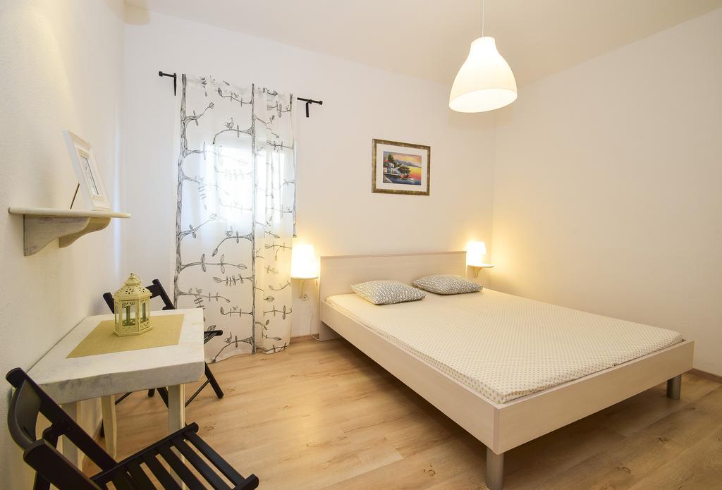 Amadrian Apartments Шибеник Экстерьер фото