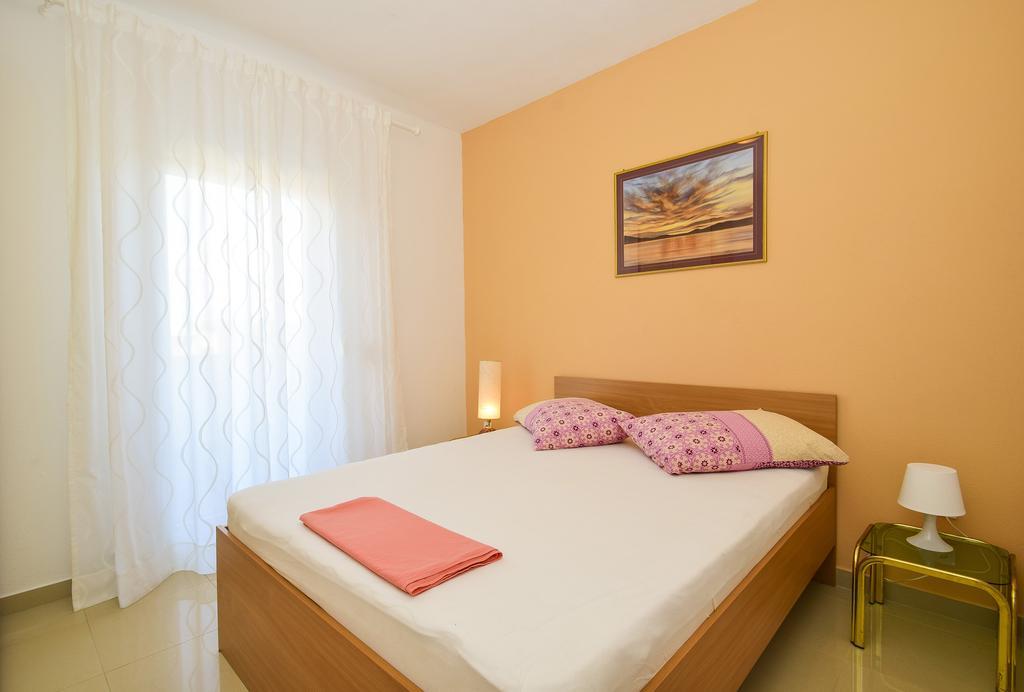 Amadrian Apartments Шибеник Экстерьер фото